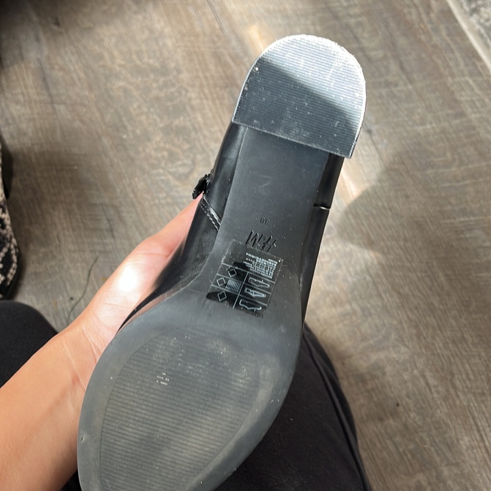 h & m black booties - Picture 2 of 3